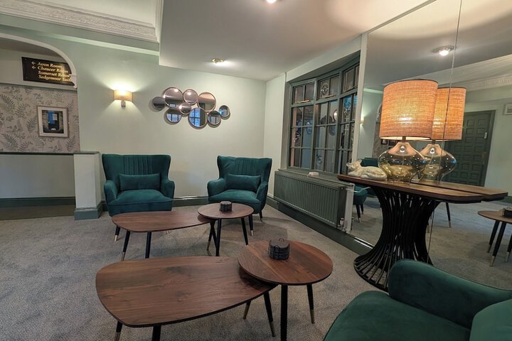 Entrance & Lobby