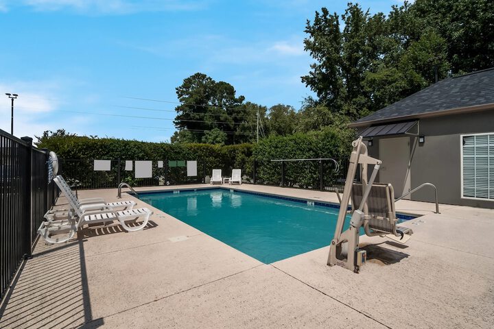 Pool Hotel