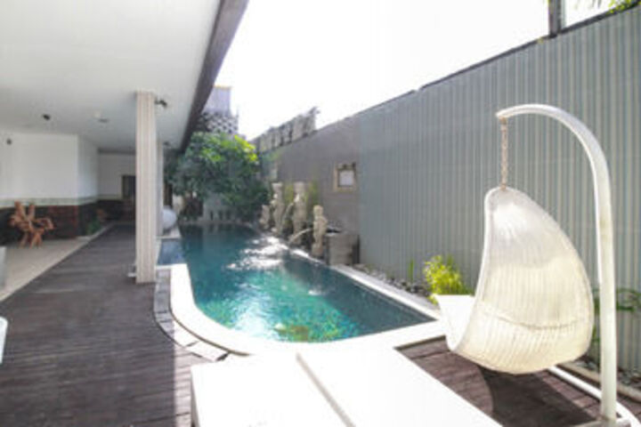 Pool 20 of 24