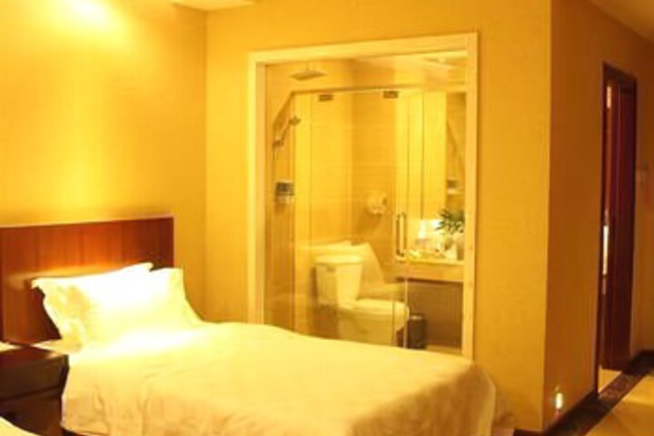 Room 3 of 7