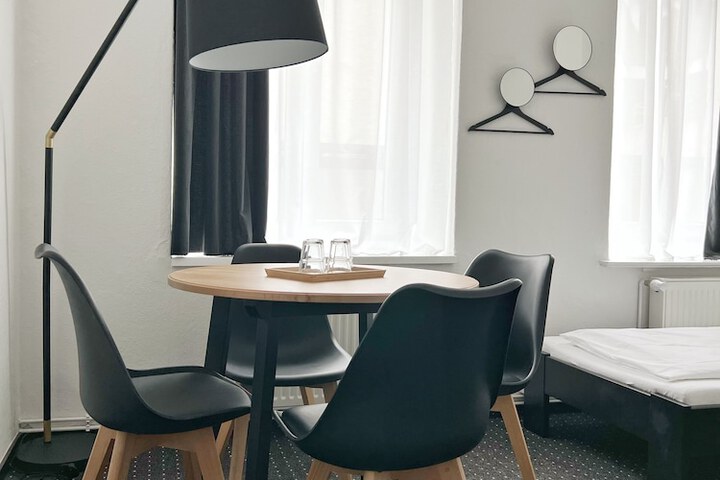 Room 18 of 37