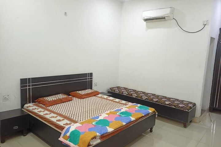 Room 2 of 13