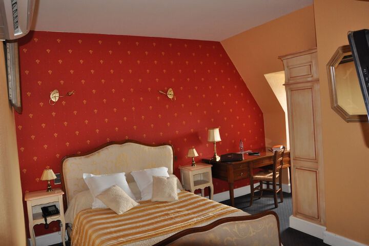 Room 150 of 153
