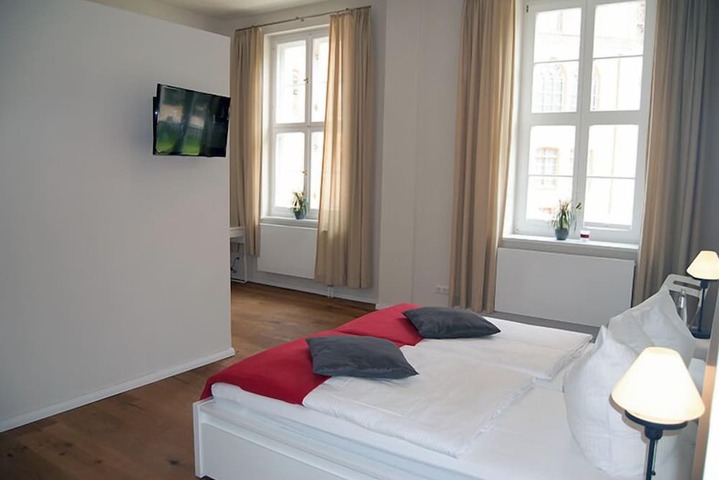 Room 5 of 23