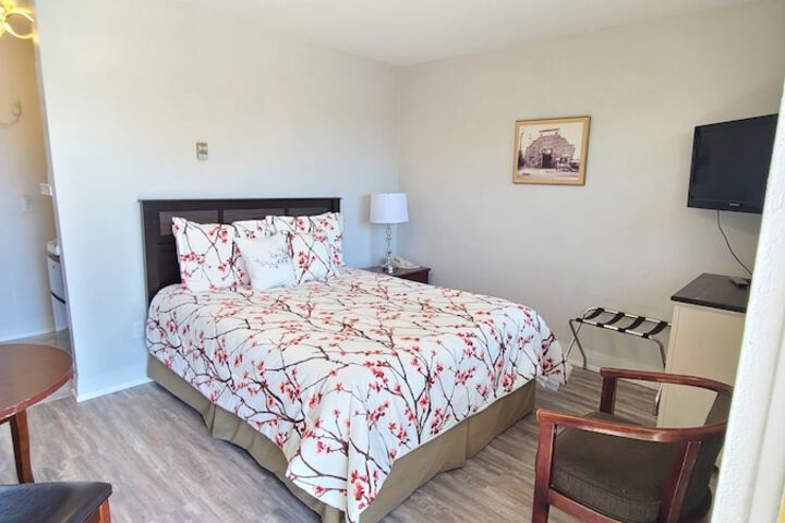 Room 3 of 46