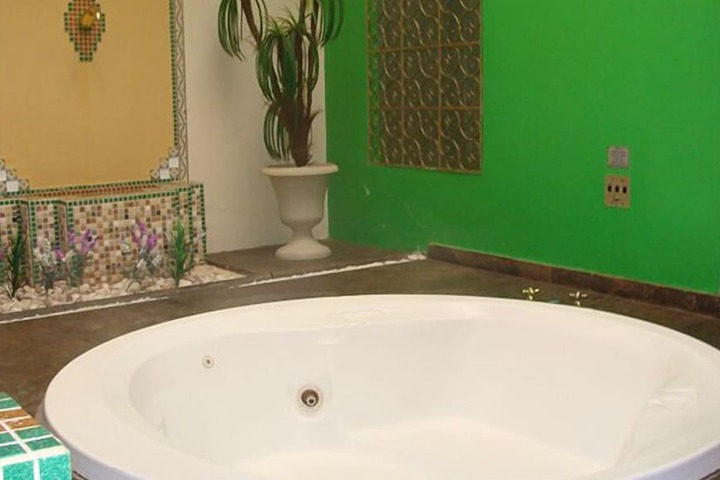 Hot Tub 53 of 63