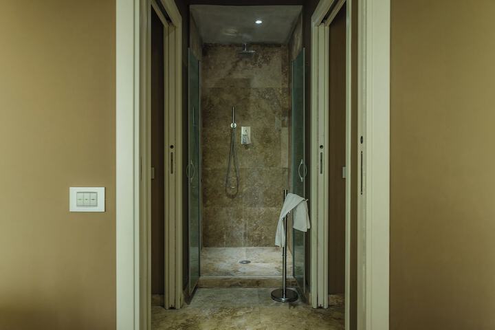 Room 41 of 66