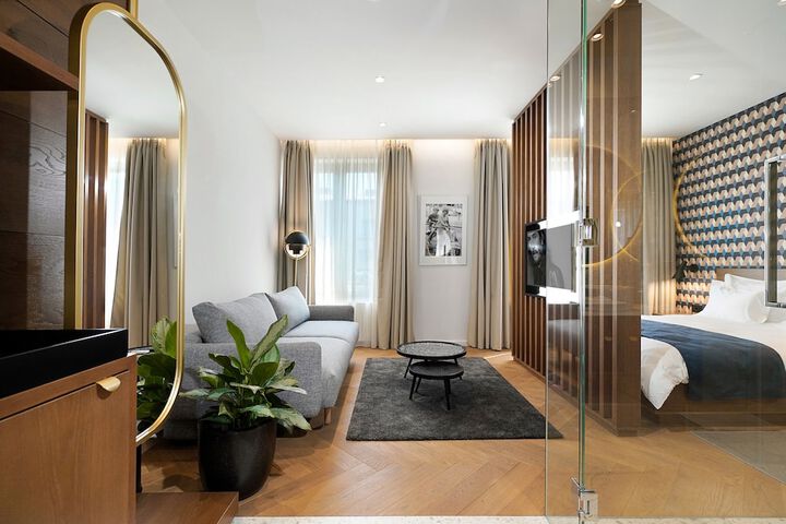 Room 12 of 45