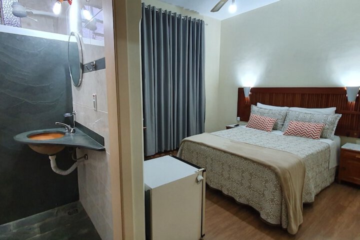 Room 3 of 18