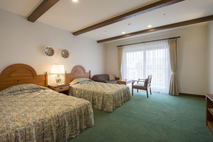 Room 5 of 27