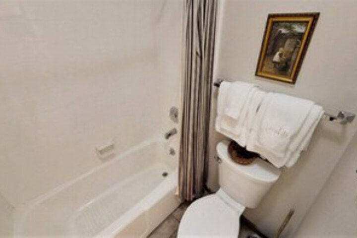 Room 2 of 24