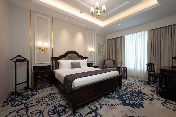 Room 27 of 69
