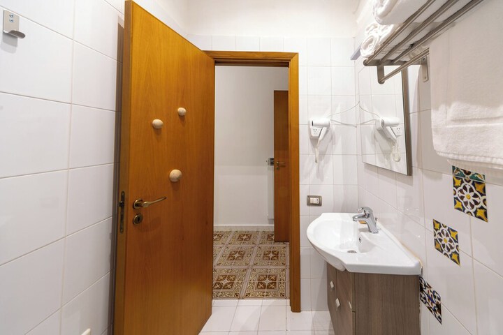 Room 37 of 65