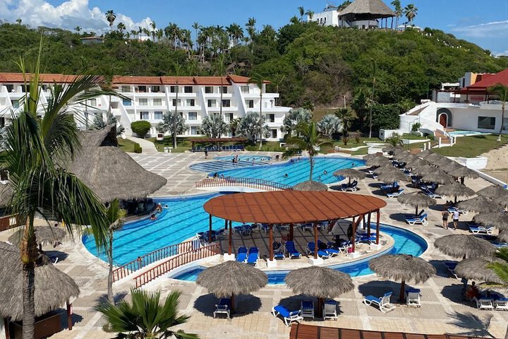 Hotel with Pool