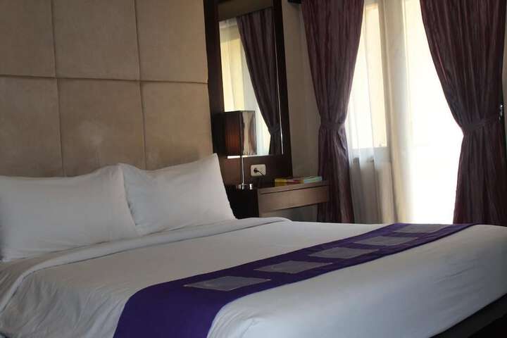 Room 13 of 31