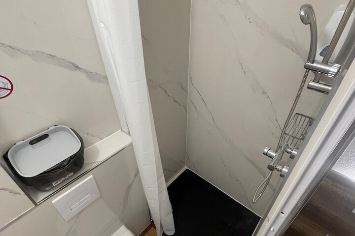 Room 16 of 26