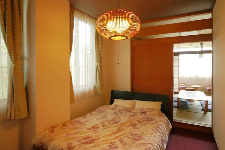Room 7 of 99
