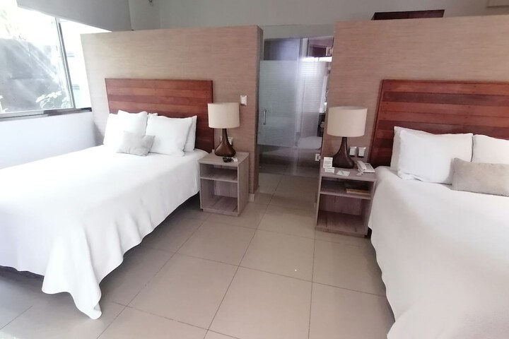 Room 3 of 8