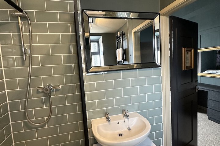 Room 109 of 171