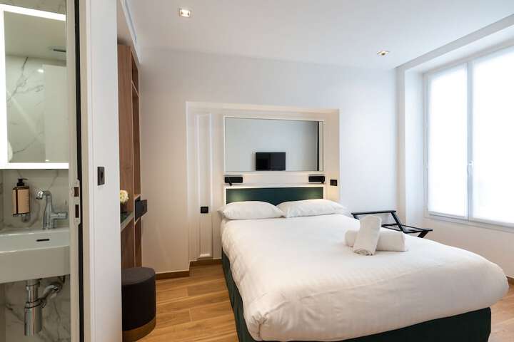 Room 25 of 70