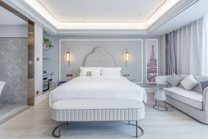 Room 10 of 40