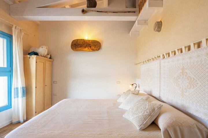 Room 26 of 164