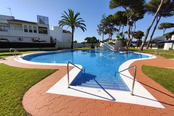 Pool 15 of 23