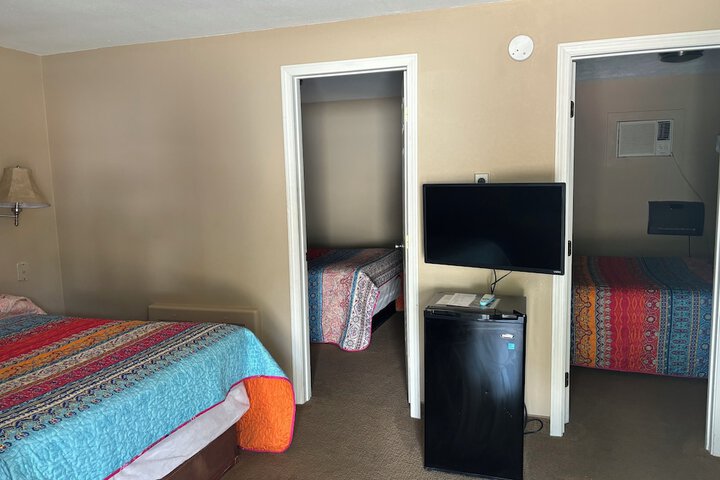 Room 6 of 22