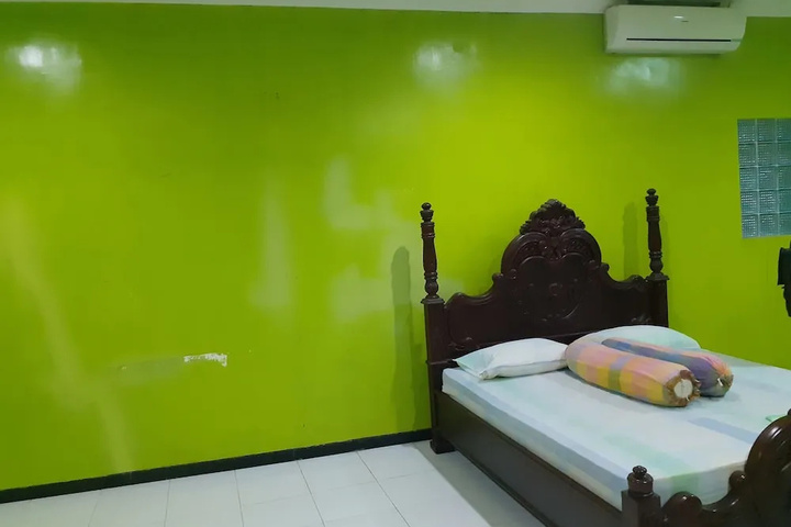 Room 3 of 12