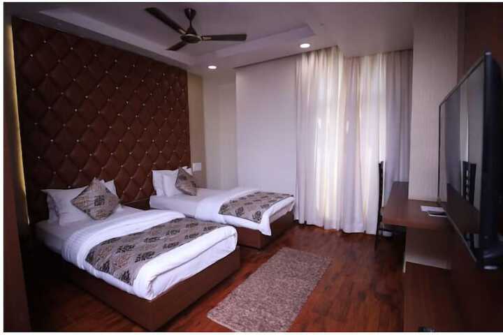 Room 9 of 46