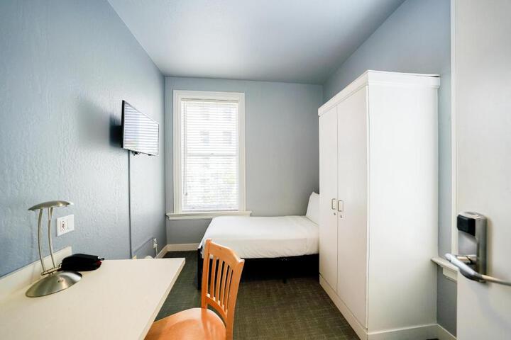 Double Bed Shared Bathroom (1 of 6)