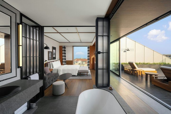 Room 46 of 86