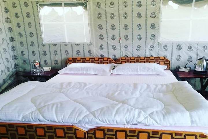 Room 2 of 27