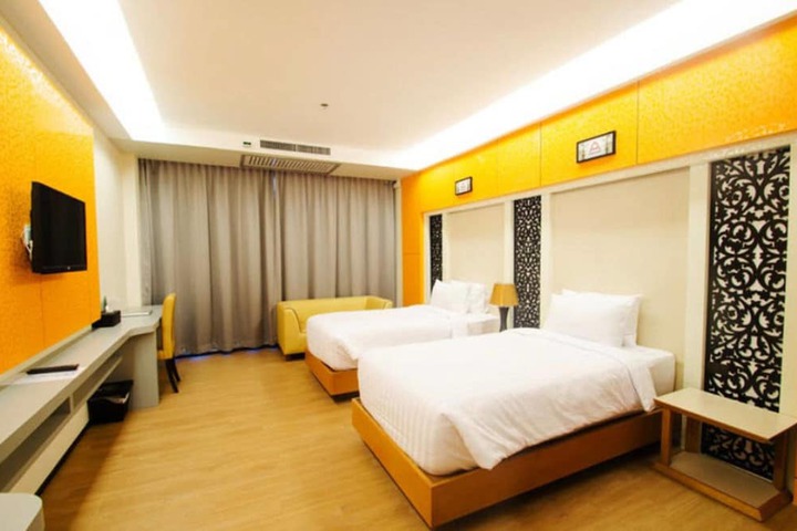 Room 28 of 60