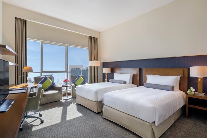 Room 32 of 178