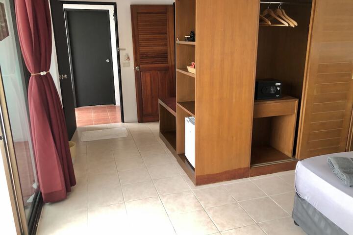 Room 46 of 89