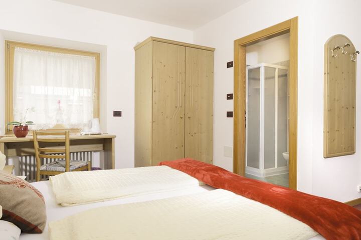 Room 7 of 60