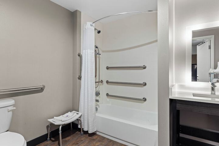 Room 26 of 37