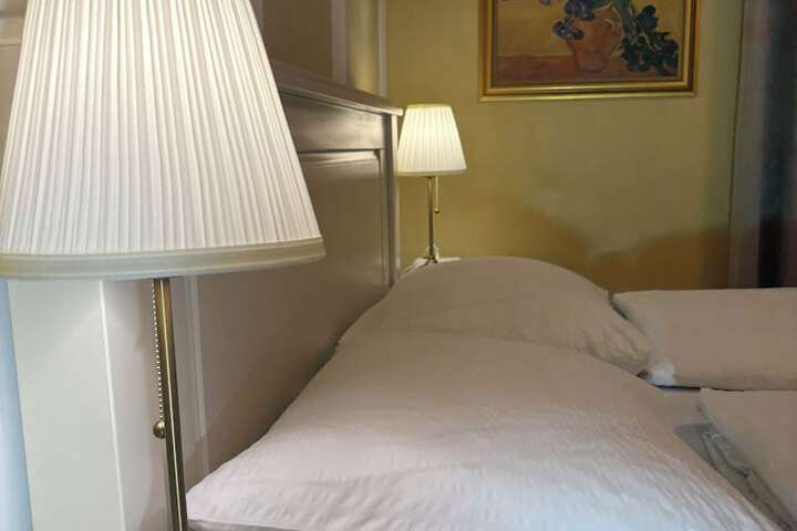 Room 100 of 266