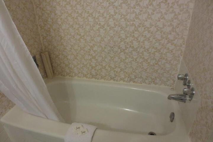 Room 8 of 8