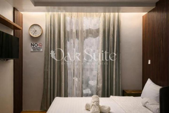 Oak Suite
