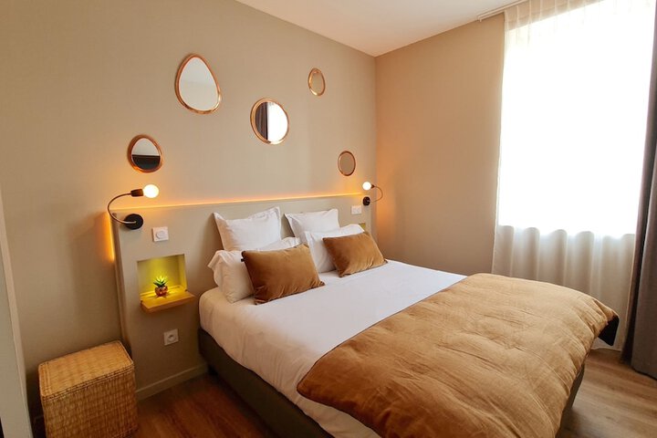 Room 15 of 208