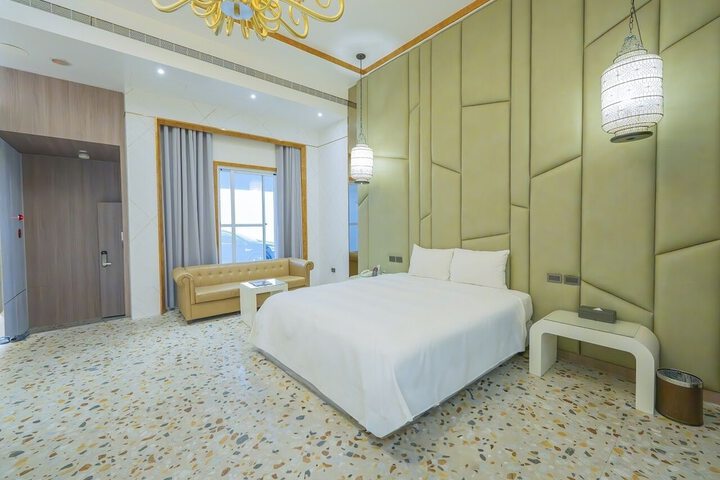 Room 64 of 91