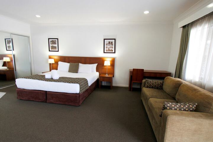 Room 18 of 38