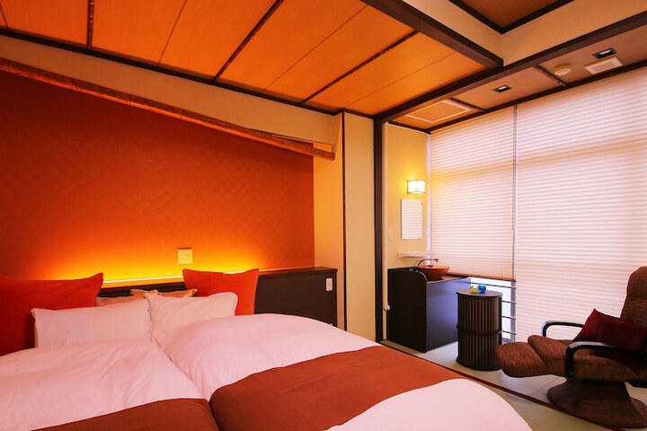 Room 12 of 60