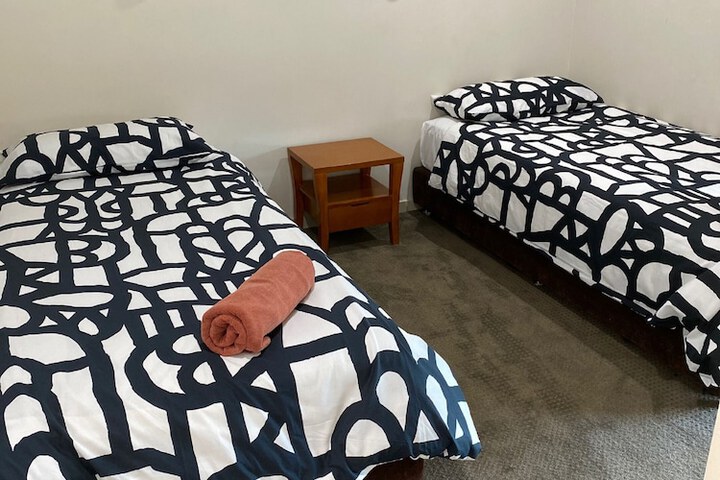Room 10 of 38
