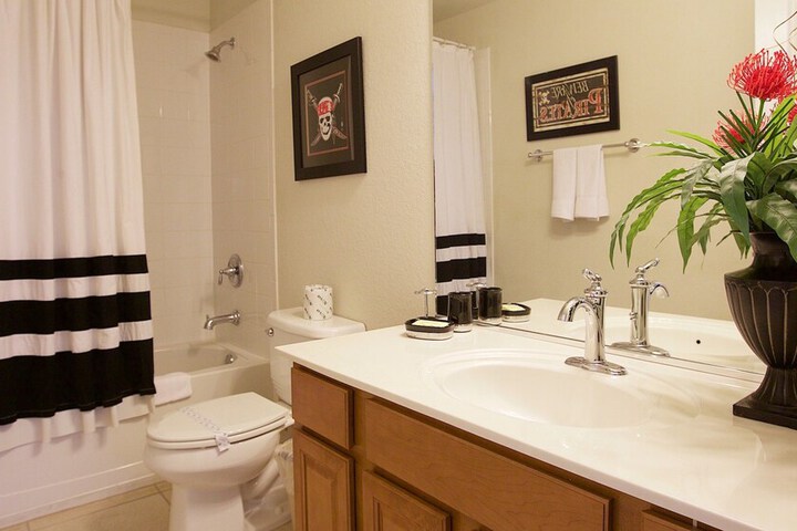Room 14 of 22