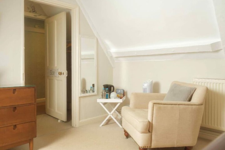 Room 76 of 106