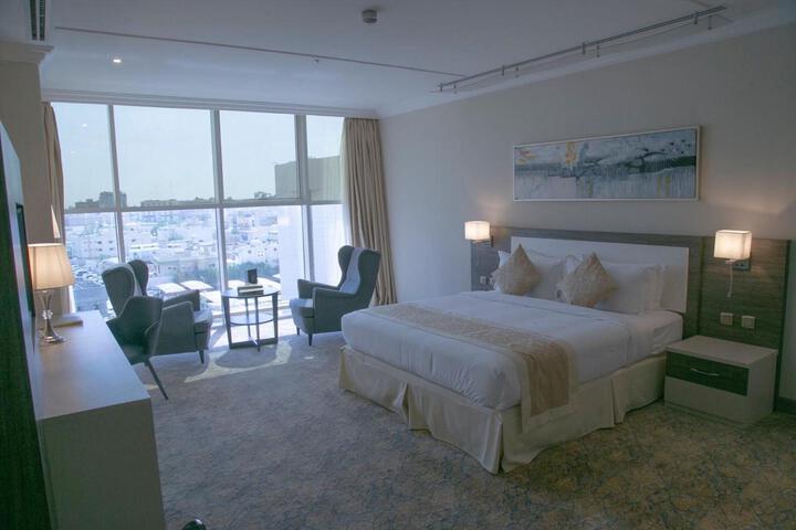 Room 8 of 48