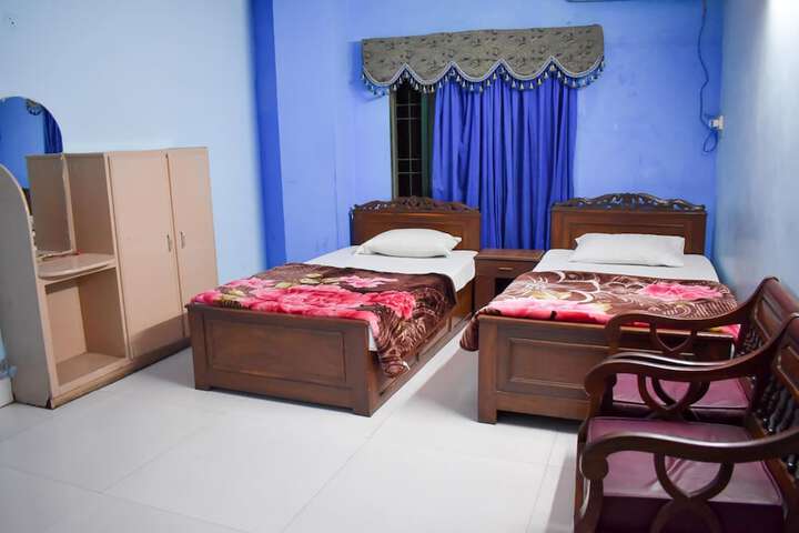 Room 5 of 15